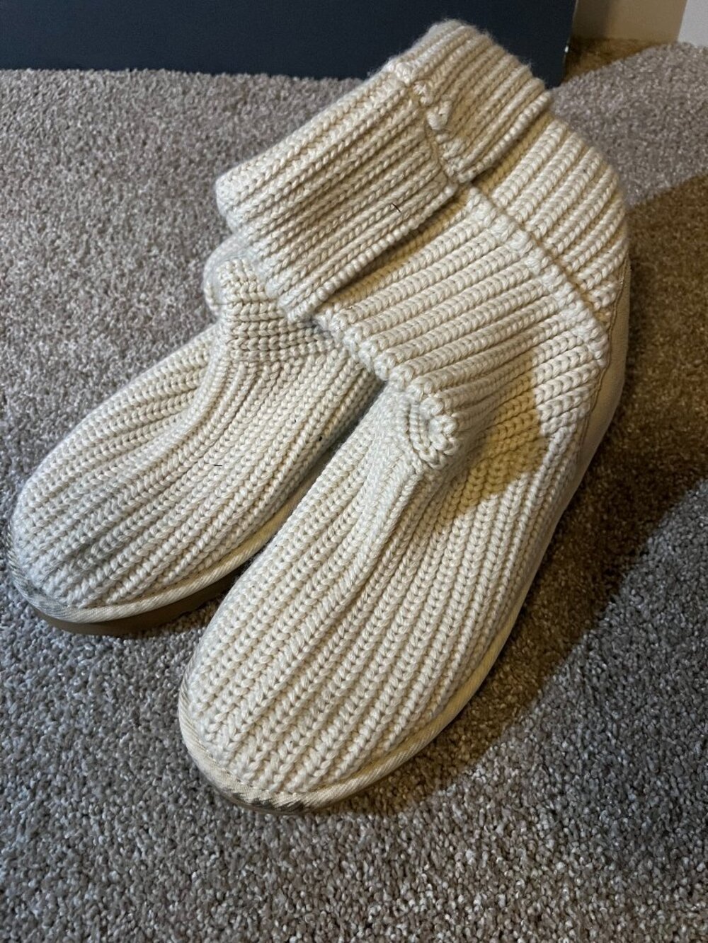 UGG Australia Knit Cuff Slippers – Women's Cream - Size 10